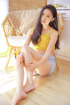 家公对儿媳妇动手脚该跟老公说吗